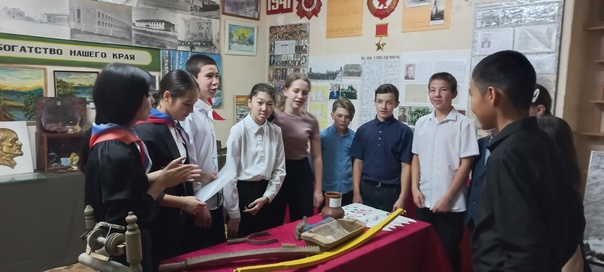 Хранители истории.